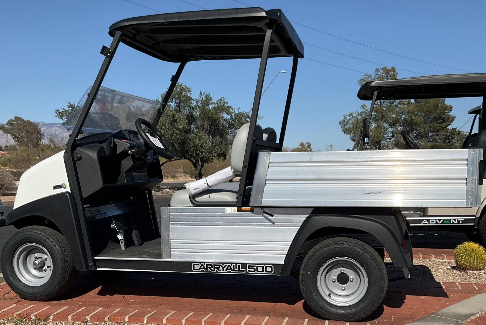 2025 CLUB CAR CARRYALL 500 – ELECTRIC UTILITY VEHICLE image 3