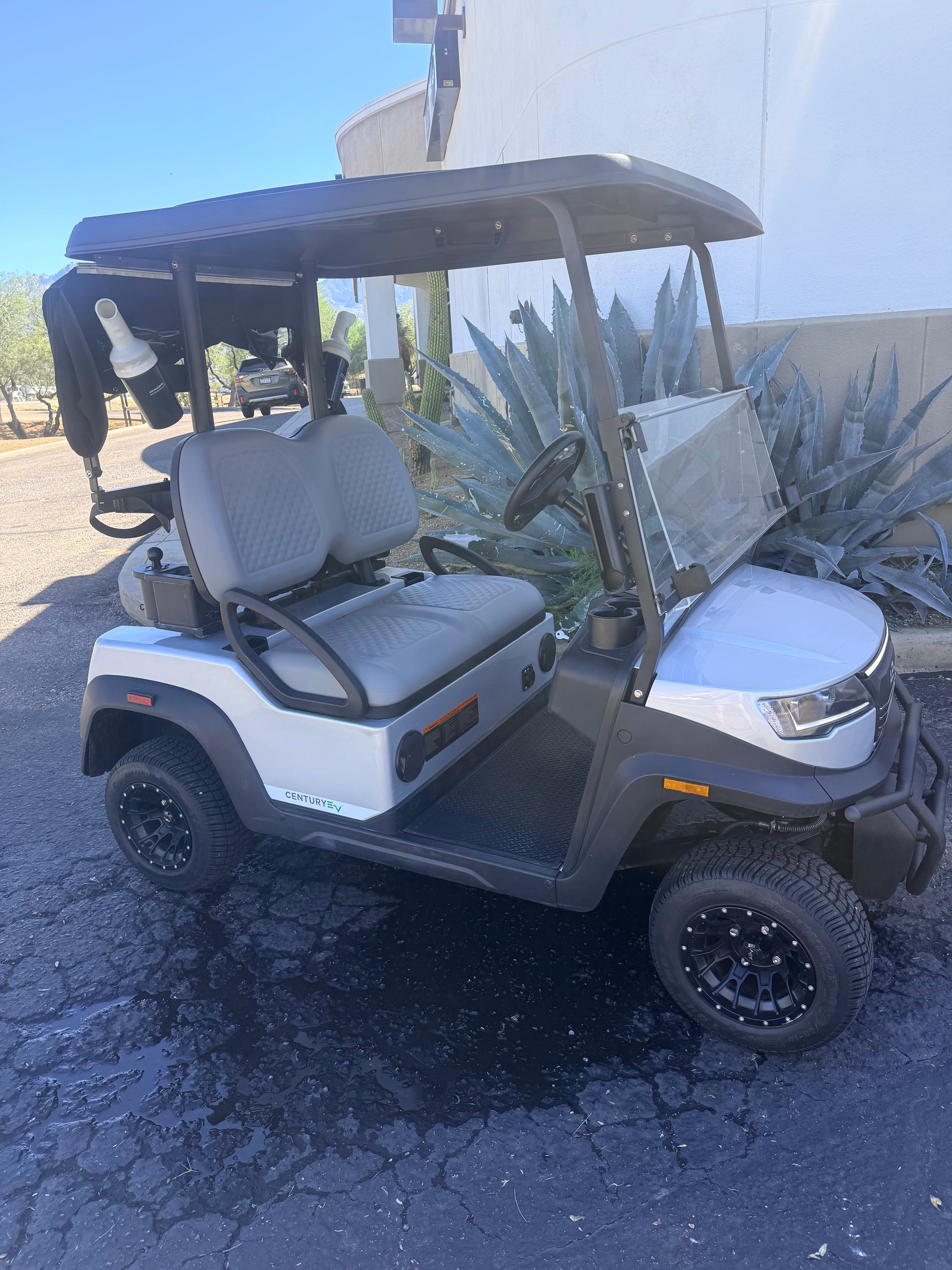 2026 Advanced EV Golf Cart – Gently Used – $9,995