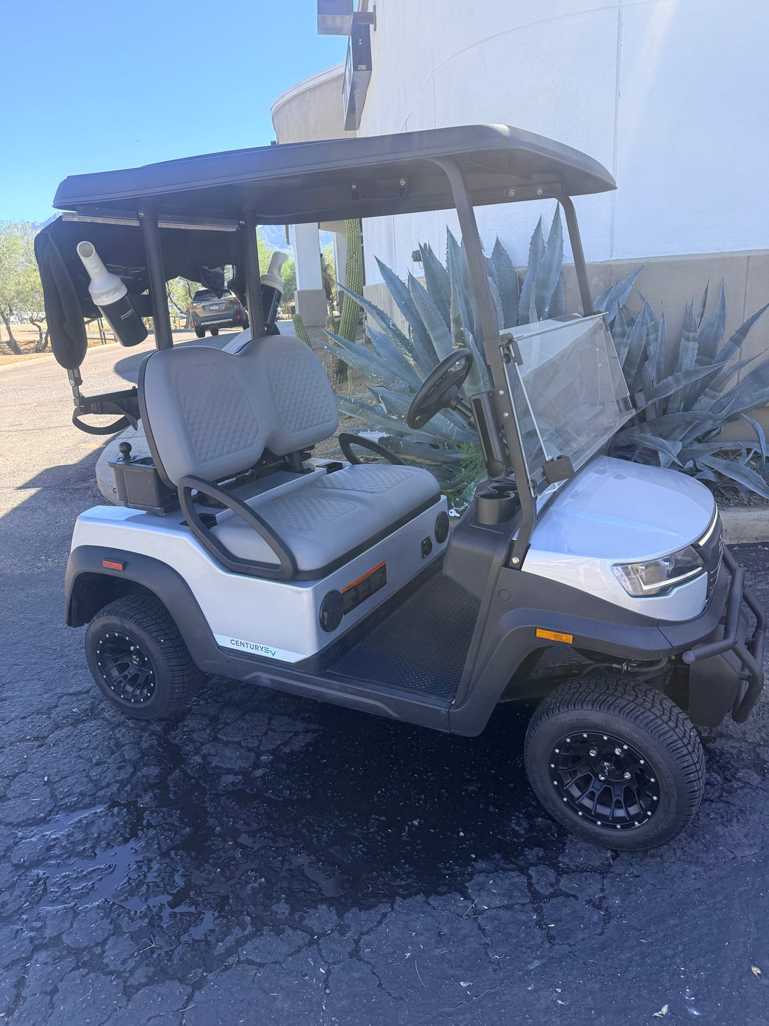 2026 Advanced EV Golf Cart – Gently Used – $9,995