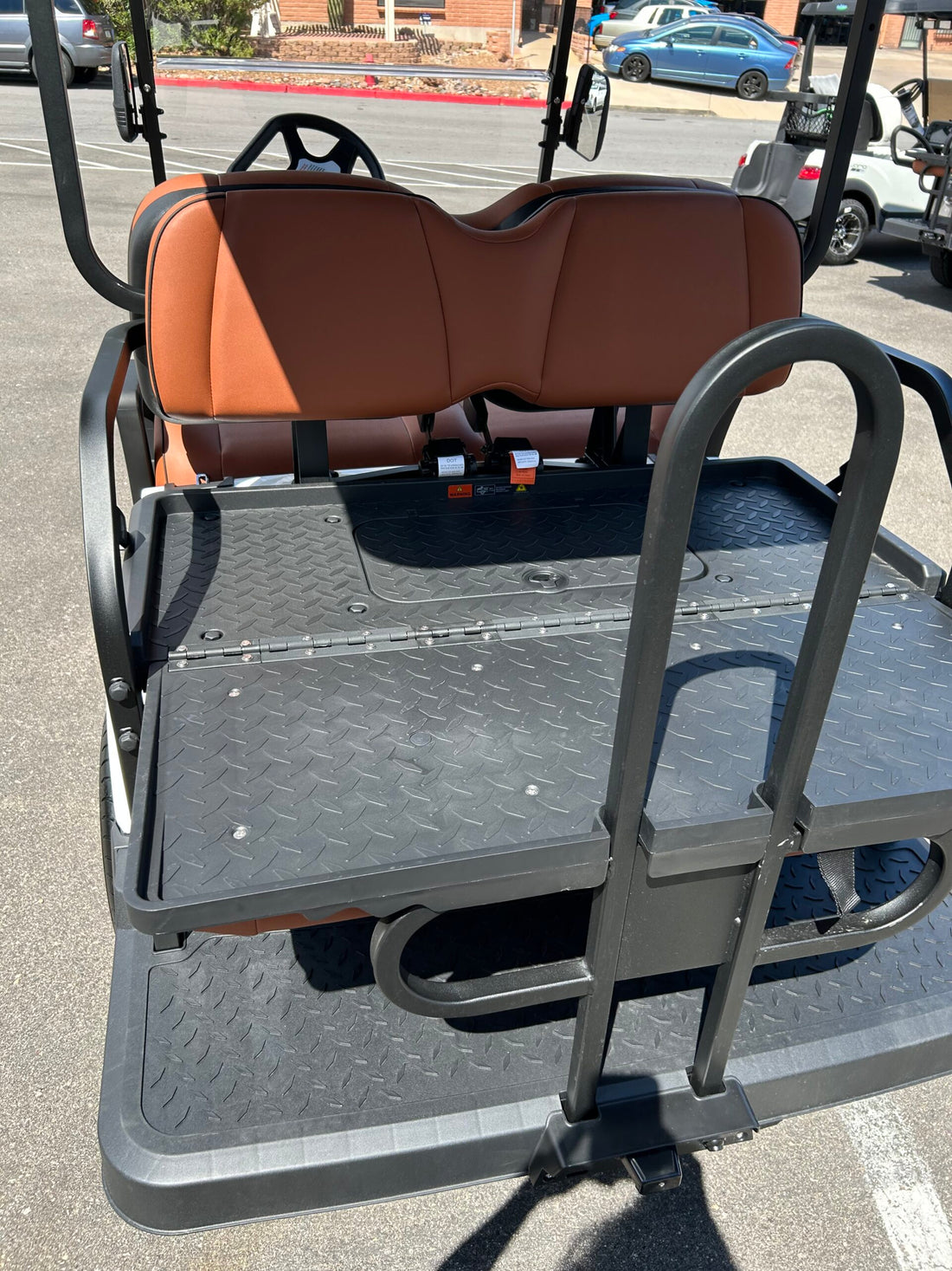 2025 Advanced EV Advent 4 – Metallic White, 4 Passenger image 0