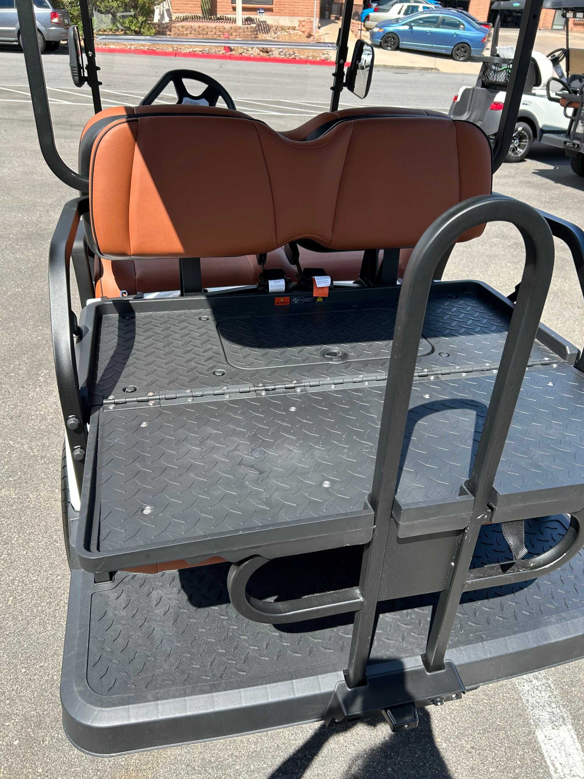 2025 Advanced EV Advent 4 – Metallic White, 4 Passenger image 1