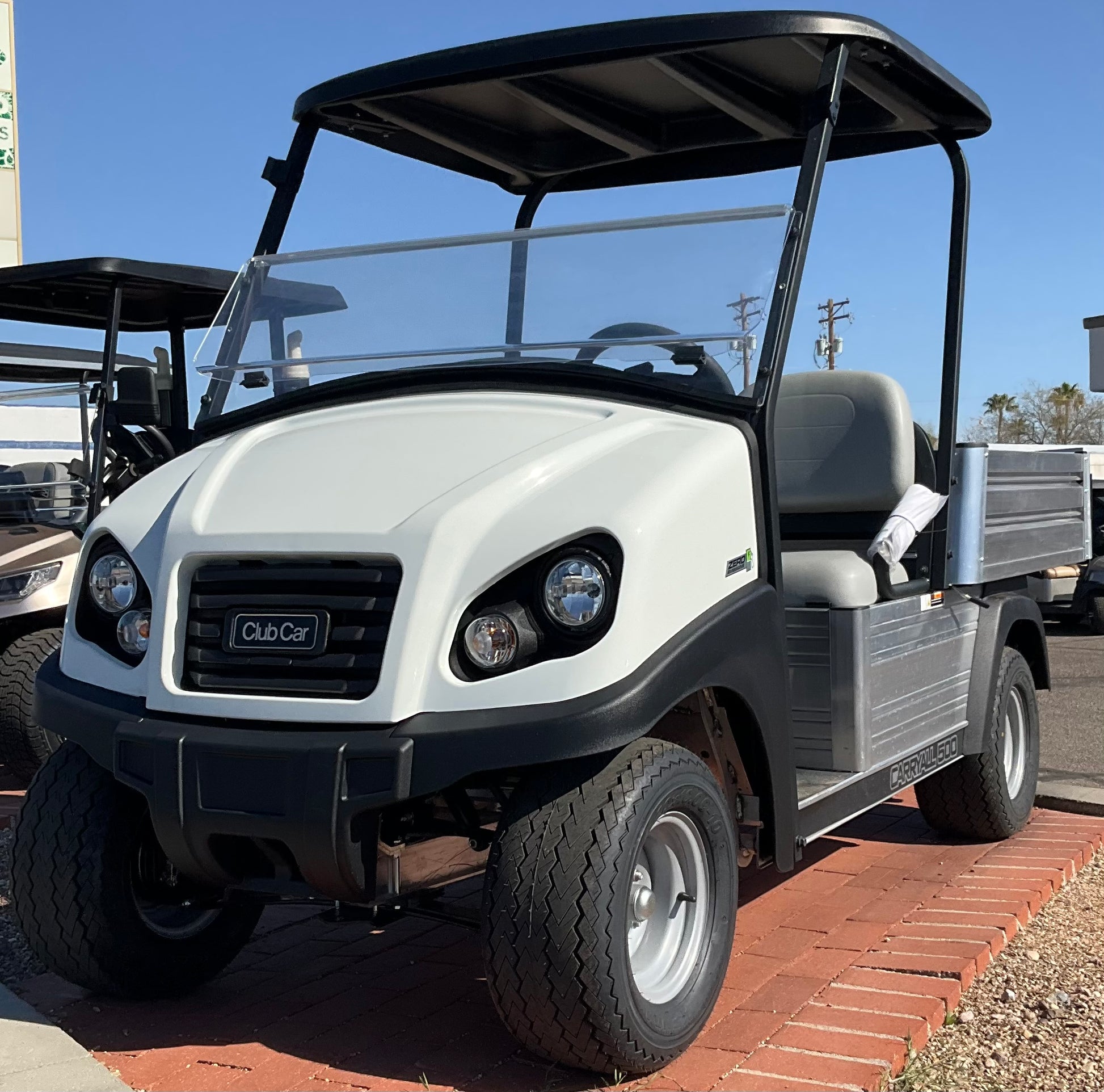 2025 CLUB CAR CARRYALL 500 – ELECTRIC UTILITY VEHICLE image 0